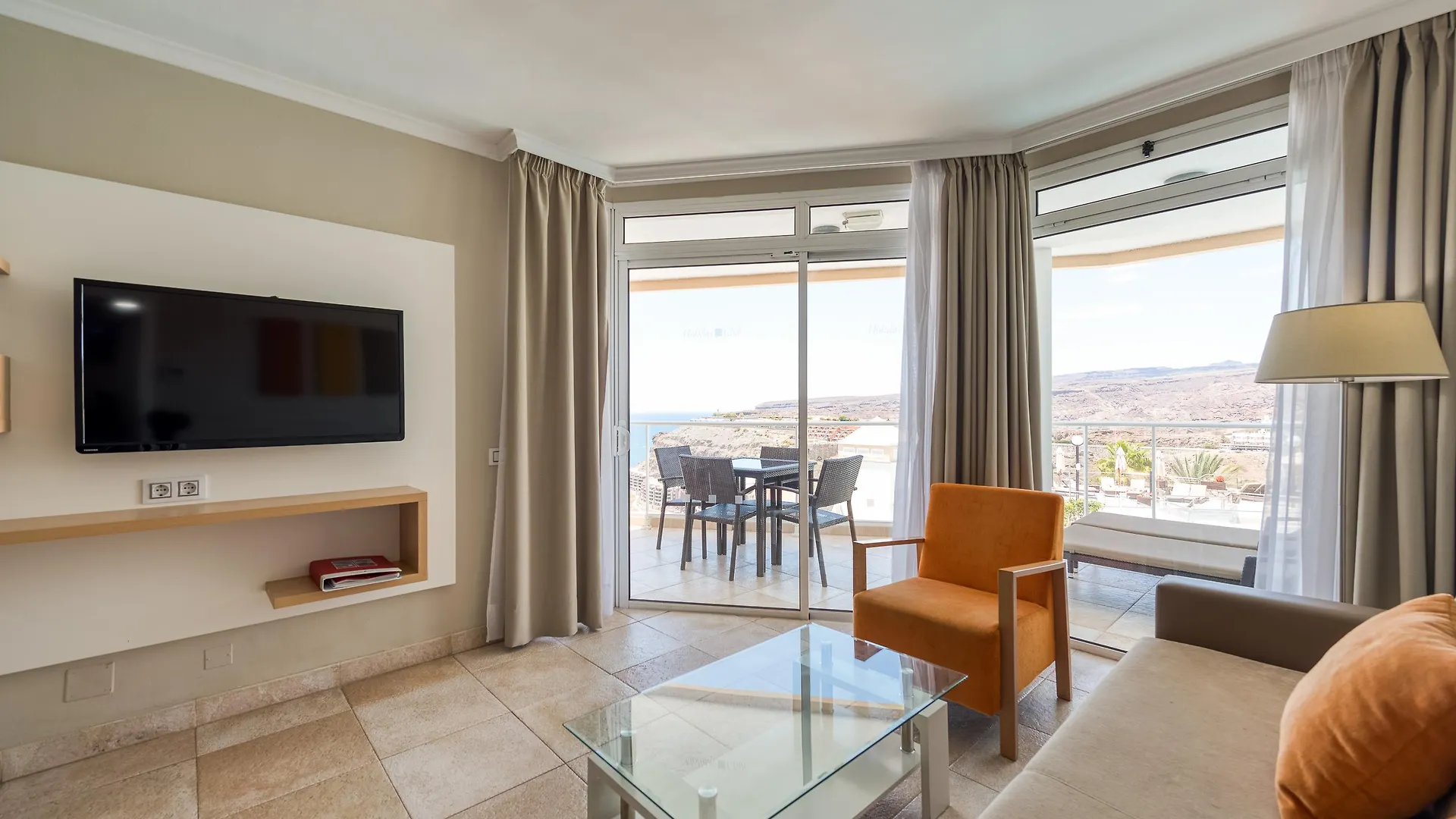 **** Apartmanhotel Holiday Club Vista Amadores Spanyolország